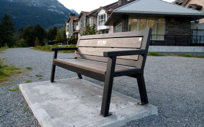 Wishbone-Rutherford-Angled-Leg-Bench-with-qwica-Memorial-Plaque-in-Squamish-BC