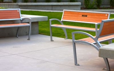 zModena-Park-Bench-with-Memorial-Plaque-UBC-Okanagan-Kelowna-BC